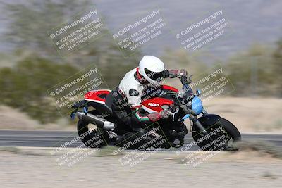 media/Dec-01-2025-Moto Forza (Mon) [[2daa91e15f]]/3-Beginner Group/Session 2 (Turn 7 Inside Pans)/